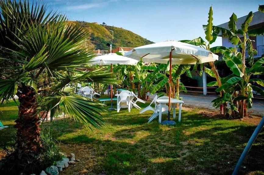 Case Vacanze Giardino Parghelia Eksteriør bilde