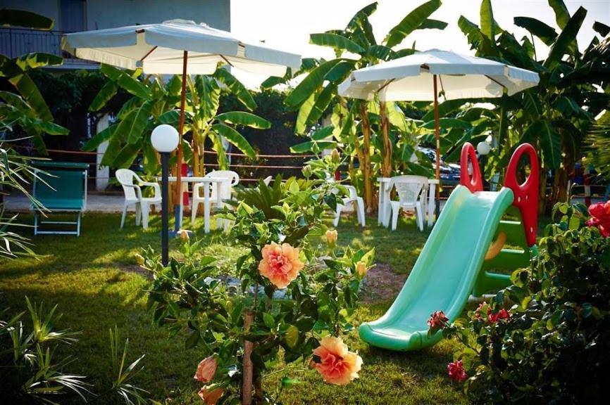 Case Vacanze Giardino Parghelia Eksteriør bilde