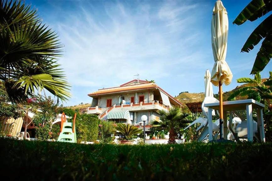 Case Vacanze Giardino Parghelia Eksteriør bilde
